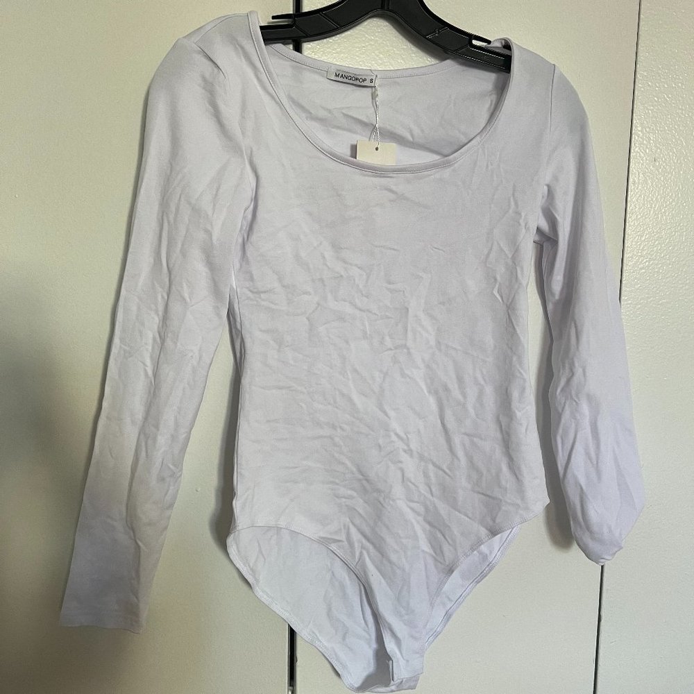 White scoop neck body suit